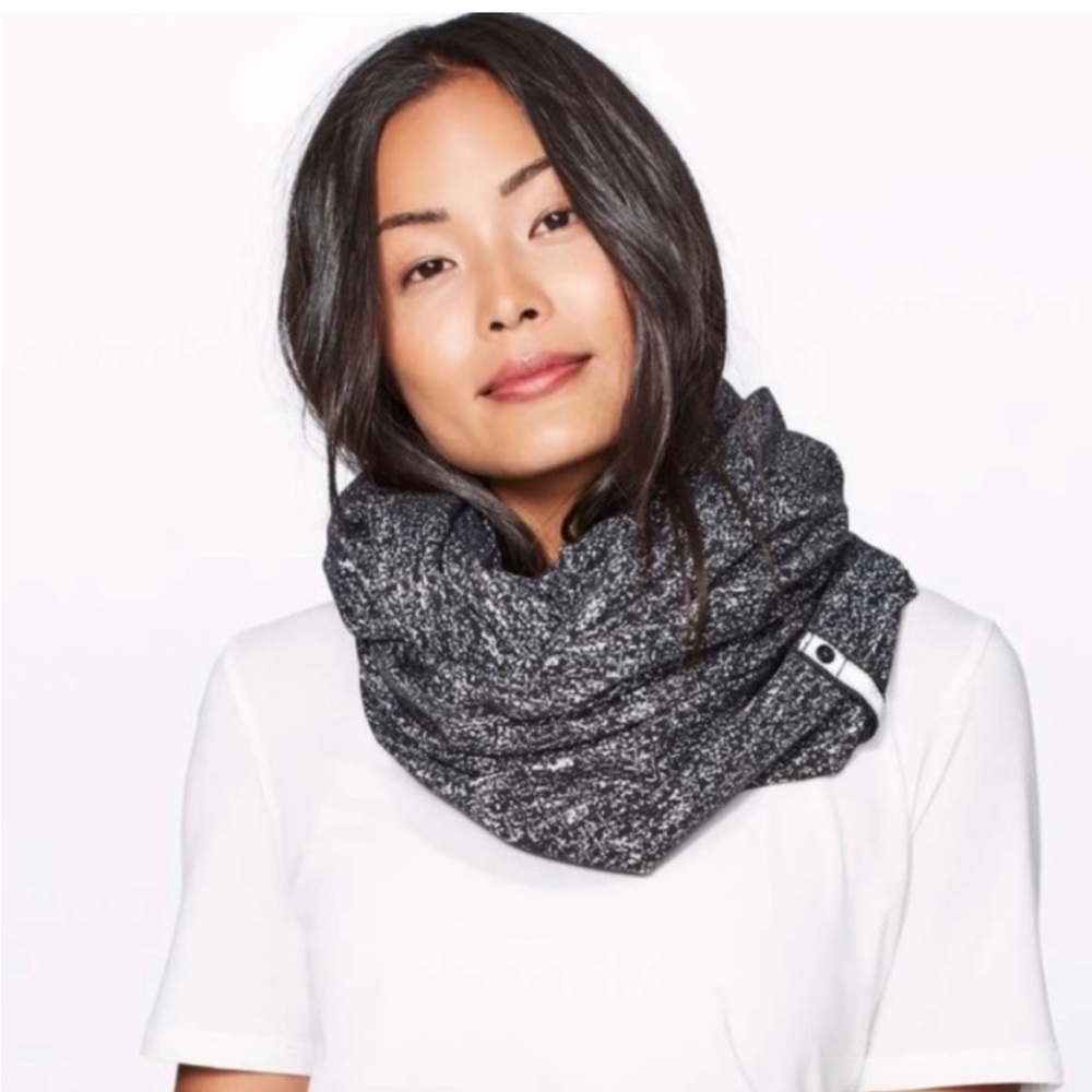 Lululemon Vinyasa Scarf